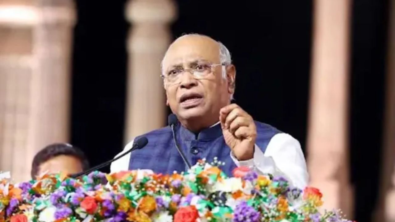 Four Years of Mallikarjun Kharge: How the Veteran Leader Balanced Rahul Gandhi and Congress Factions