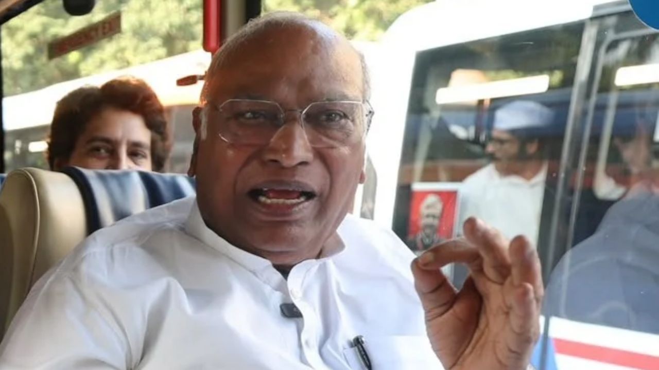 Kharge Hosts INDIA Bloc MPs Over Lunch After Election Commission Protest