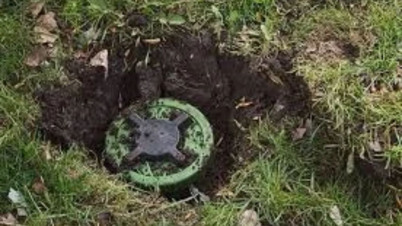 Poonch’s Mendhar Sector on Alert After Two Landmines Found Near LoC Fence