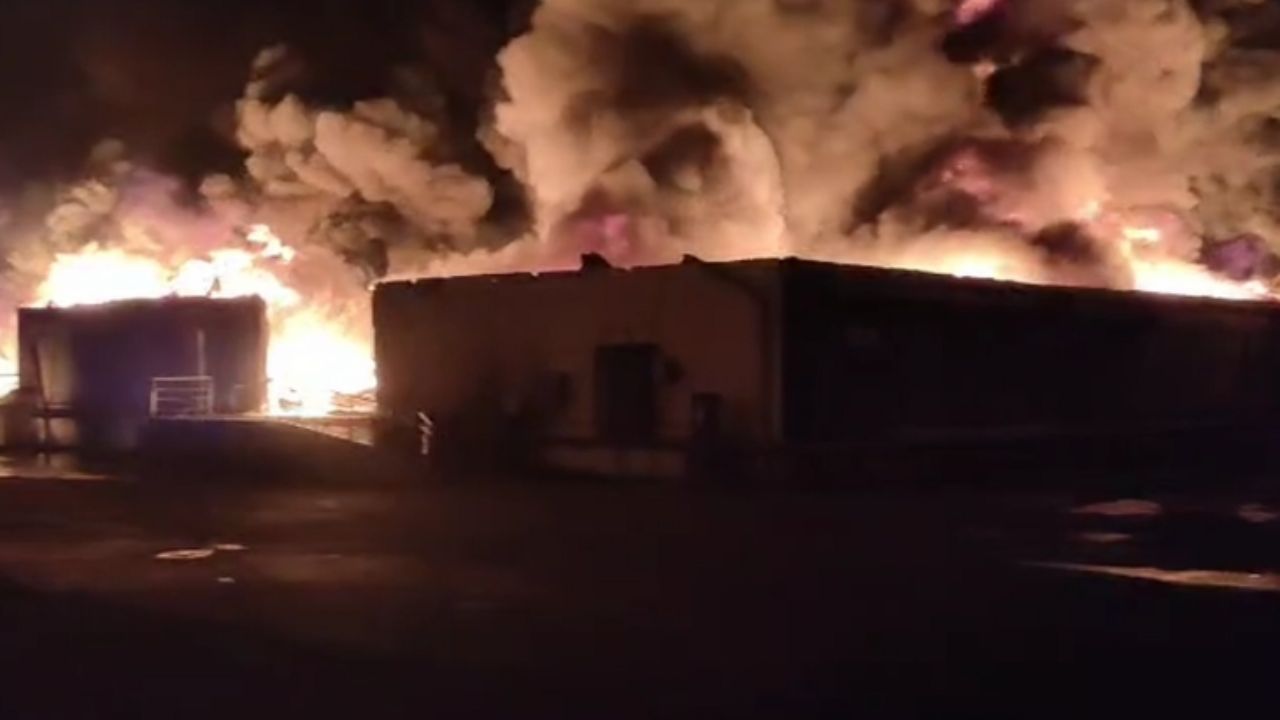 Massive Blaze Engulfs Two Bridal Wear Showrooms, Lakhs Worth of Goods Feared Destroyed