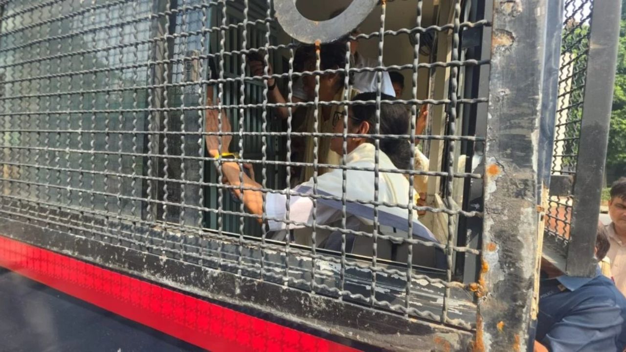 Mamata Banerjee Detained During CJP Protest