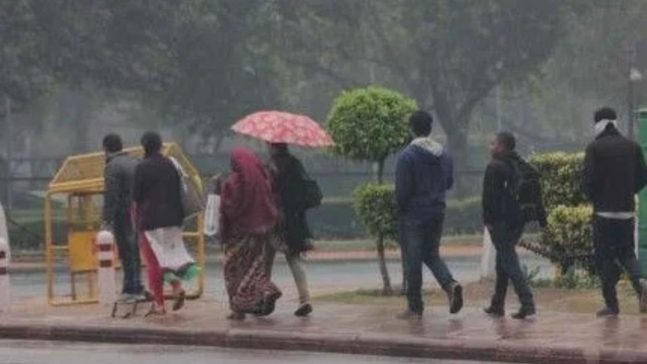 Monsoon Exit Triggers Weather Shift Across India as IMD Issues Rain and Storm Alerts