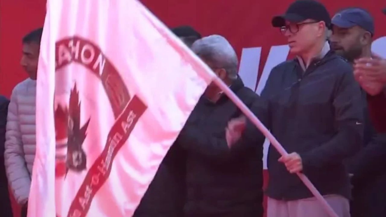 Kashmir Marathon 3.0: Omar Abdullah Flags Off Srinagar Race as Over 1,800 Runners Join Event