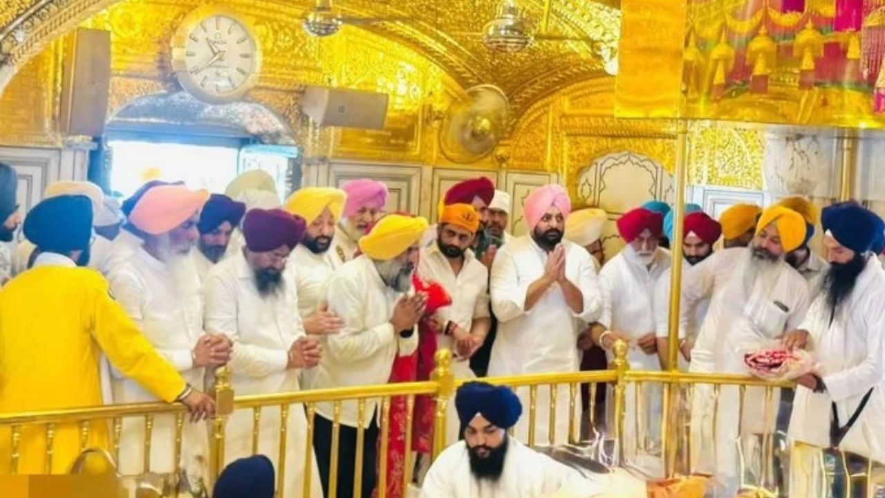 Punjab Congress Projects Unity At Golden Temple Ahead Of 2027 Polls, Key Leaders Missing