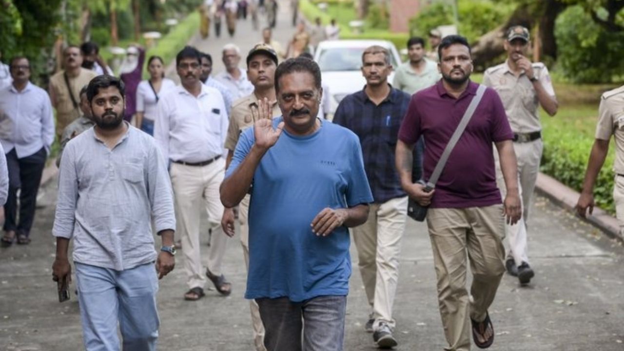 ‘Brutality Will Not Work’: Prakash Raj Takes Aim at Centre Over Protest Crackdown