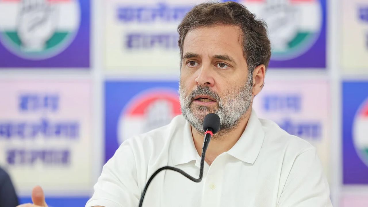 Opposition Protest Intensifies In Delhi As Rahul Gandhi and Priyanka Gandhi Detained Again