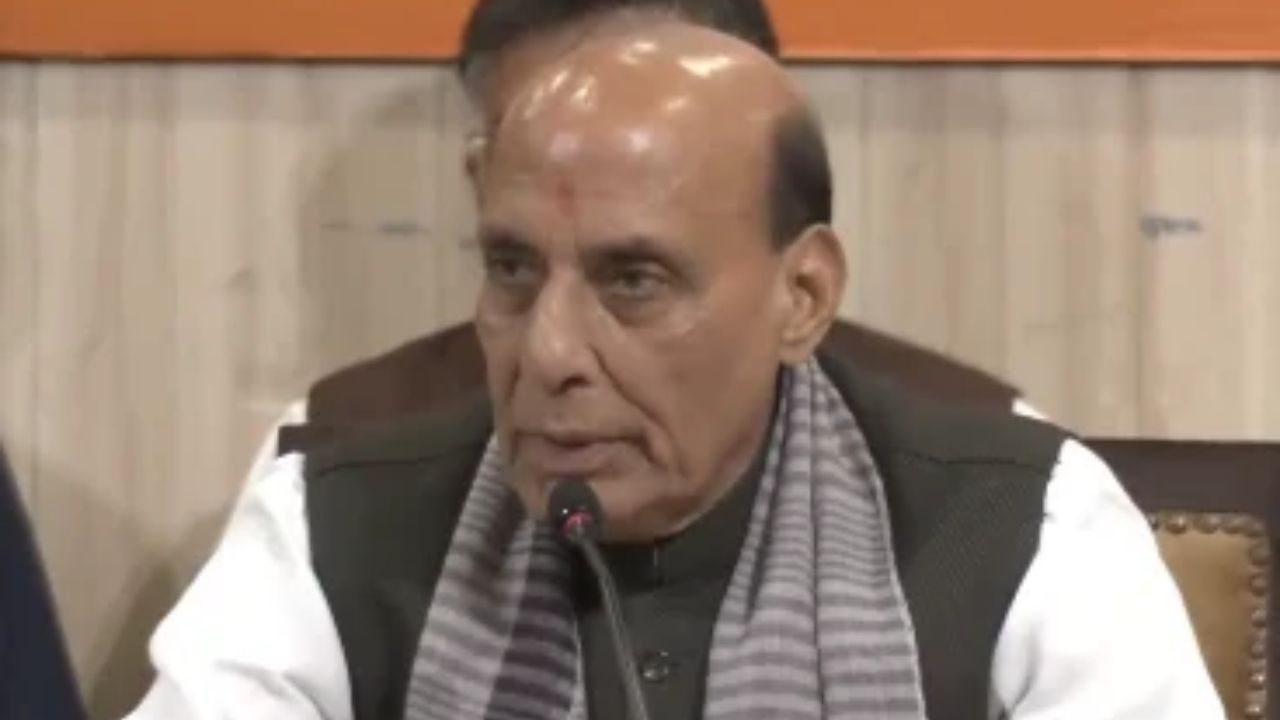 Gandhis Have Lost the Right to Use Gandhi’s Name: Rajnath Singh Slams Opposition Over EC Protest