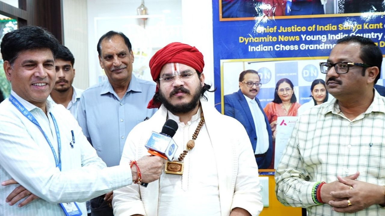 “A Contagious Energy Flows Through Dynamite News Office,” says Acharya Ramchandradas