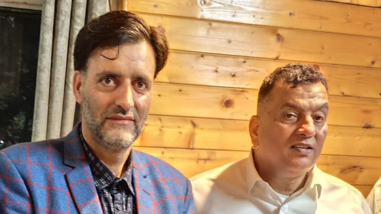 Fayaz Ahmad Bhat and Swami Dharmbandhu Discuss Youth Empowerment and Tourism during key meeting held in Kashmir