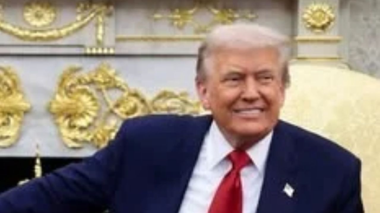 Trump Targets Democrats at Arizona Rally, Warns They Will ‘Destroy America’