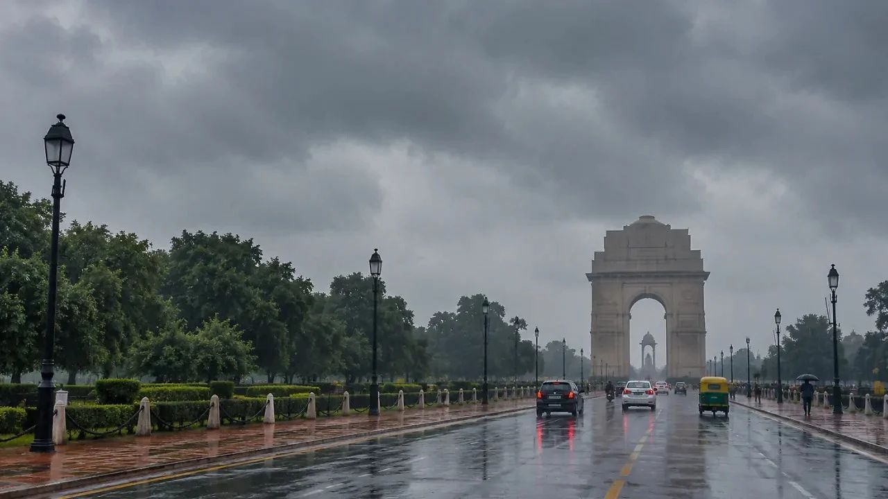 Delhi Weather Today: Cooler Days Continue, IMD Warns of Cloudy Skies, Will It Rain Again?