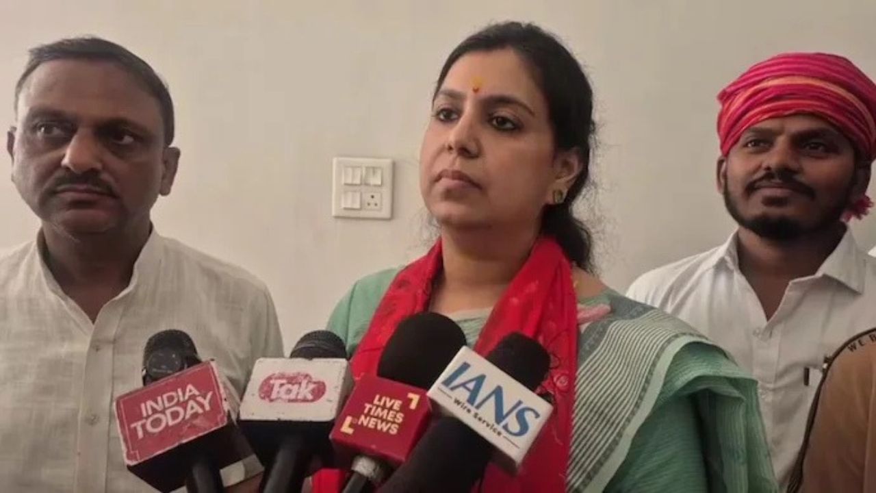 Ex-IAS Divya Mittal’s Big Reveal on October 15: What Is She Planning in UP Politics?