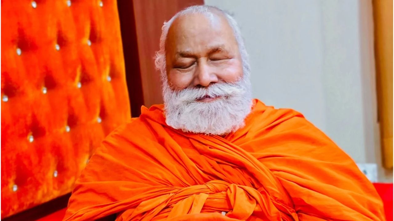 Jagadguru Rambhadracharya’s Spiritual Aura Inspires Devotees As Observance Completes 108 Days