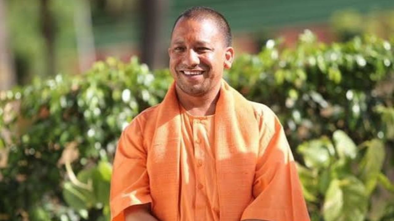 Yogi Adityanath Announces Three Governance Reforms to End Office-to-Office Runaround in UP