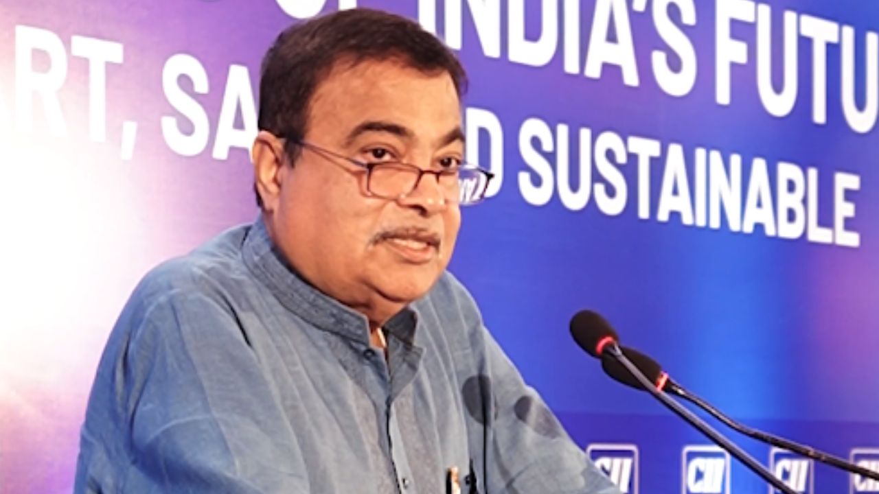 Gadkari Says E20 Fuel Criticism Was a ‘Paid Campaign’, Backs E100-Compatible Vehicles