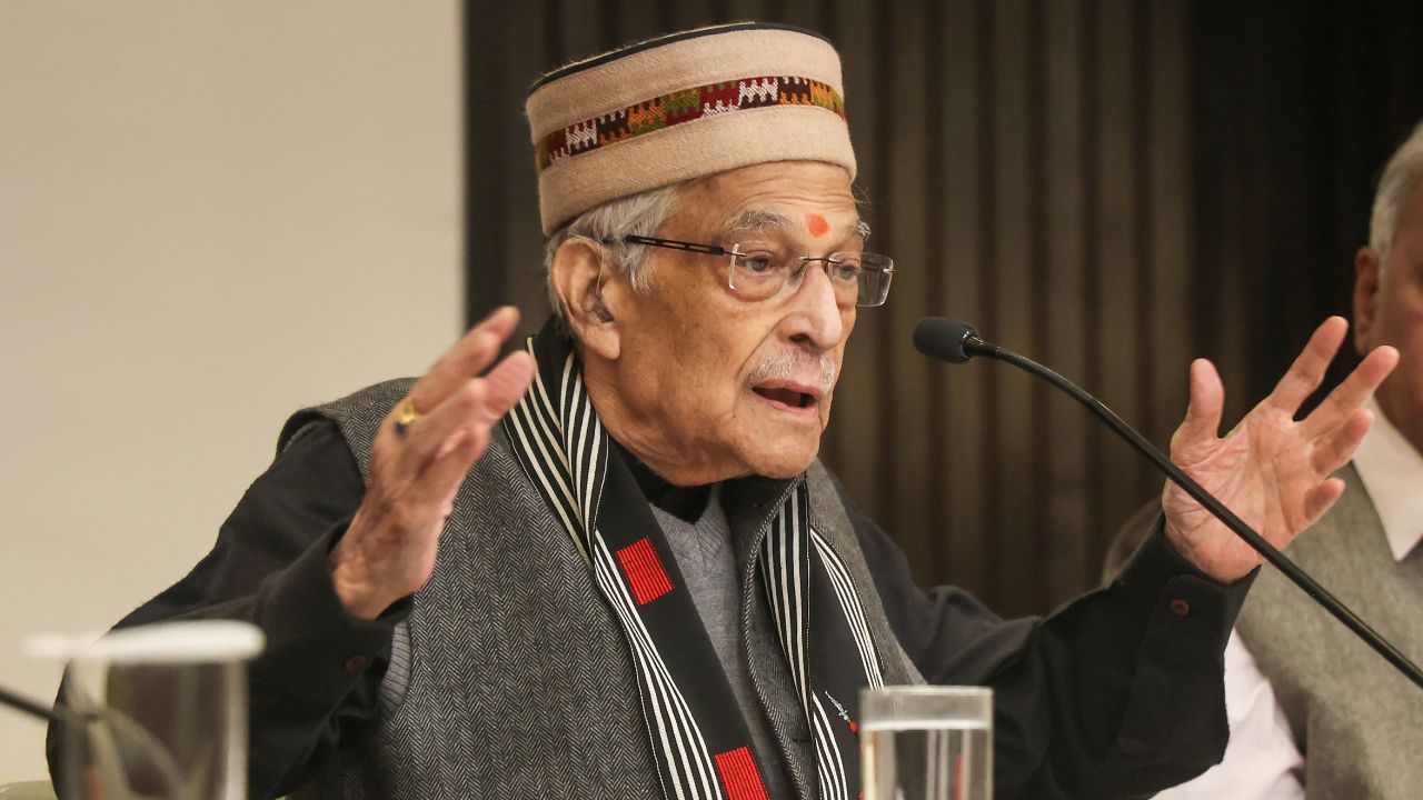 “Battons Are Not Appropriate”: BJP Veteran Murli Manohar Joshi Backs Student’s Demands