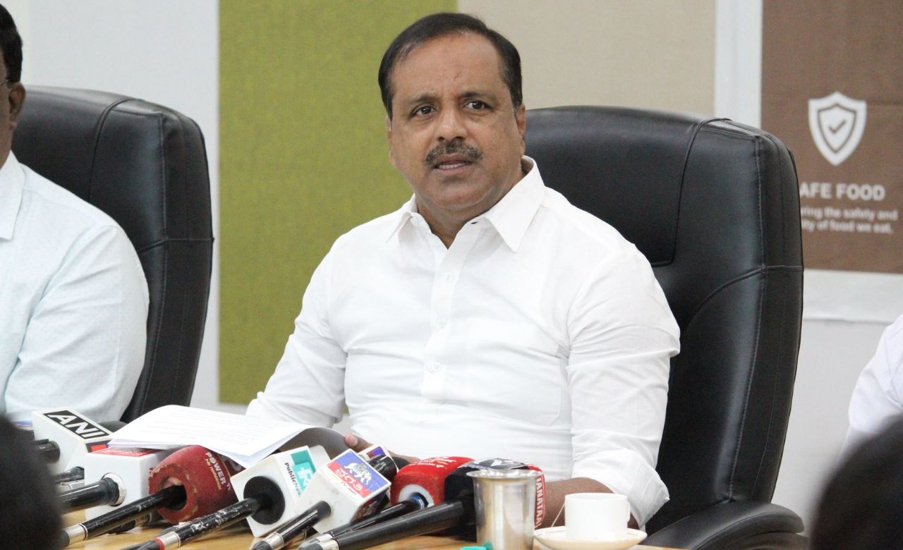 Karnataka Plans Uniform Private Hospital Charges To Curb Excessive Billing