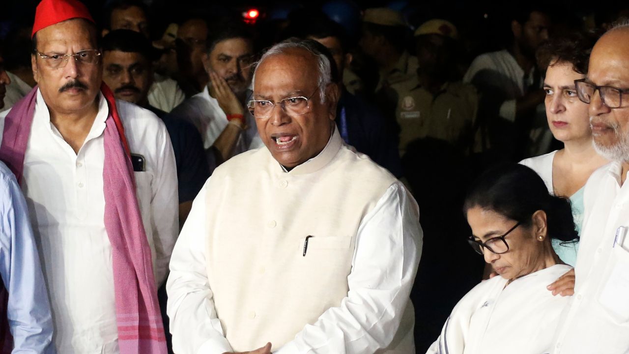 Mallikarjun Kharge Asks Congress MPs to Stay in Delhi for Three Days Ahead of ‘Vote Chori’ Rally