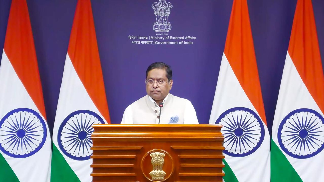 ‘Dangerous Path’: MEA Warns Indians Against Joining Russian Military for Money