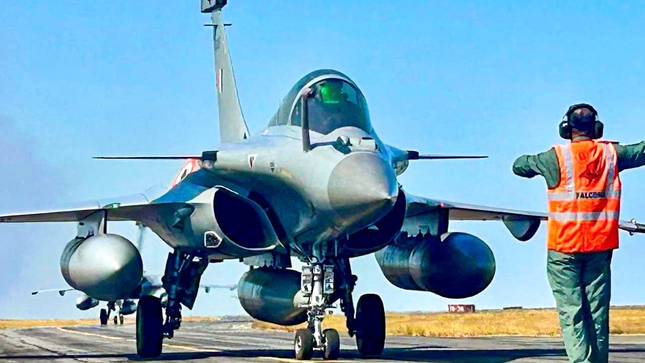 India May Finalise Rs 3.25 Lakh Crore MRFA Deal By FY-End: Air Chief Marshal AP Singh