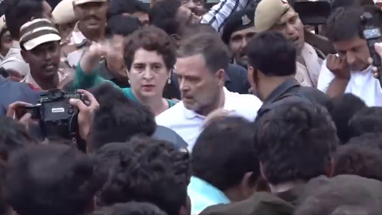 Delhi Police Detains Rahul Gandhi As Moves Towards Jantar Mantar For Protest Against Gyanesh Kumar