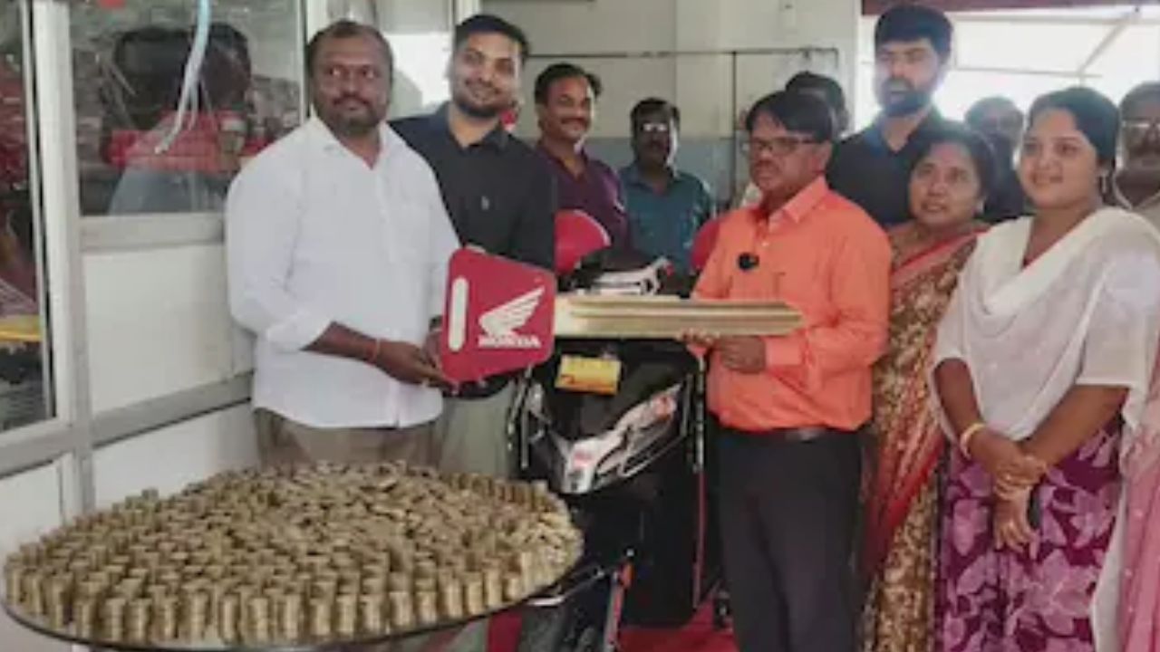 From Grocery Change To New Scooter: Telangana Man Pays Rs 1.23 Lakh In Coins