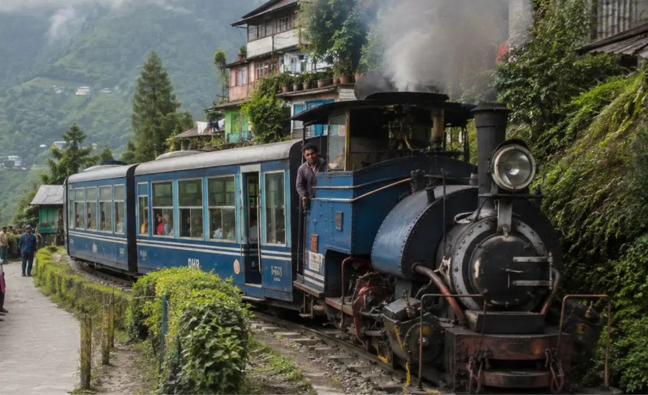 Darjeeling Toy Train Earns Over Rs 1.41 Crore As Festive Rush Boosts Revenue