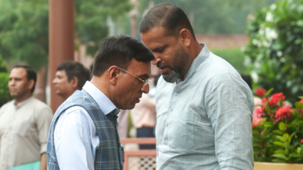 Months After Breaking Away From Mamata Banerjee, Yusuf Pathan Gets Disputed Vadodara Plot as Gift