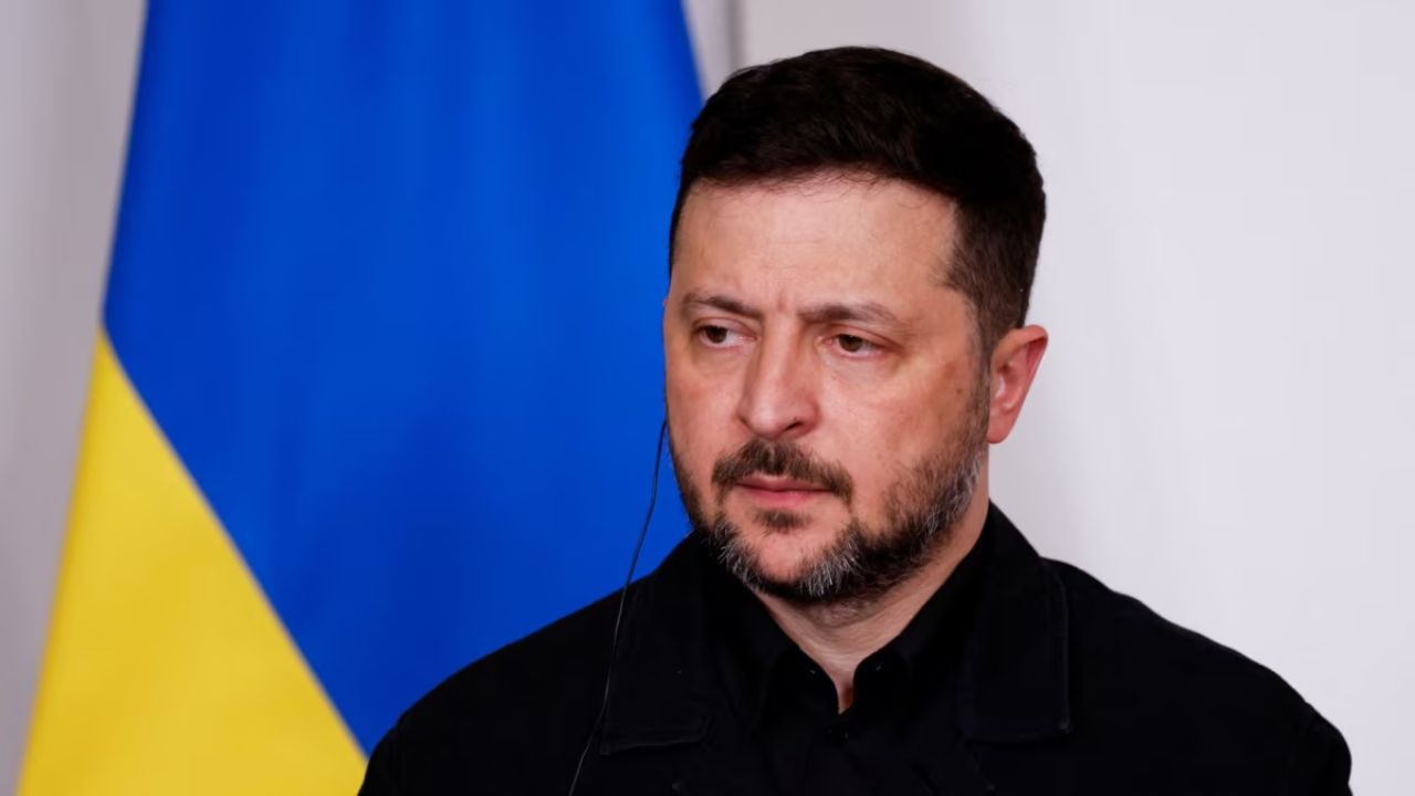 ‘Let Ukrainians Choose’: Zelenskyy Challenges Trump Over Leadership Remarks