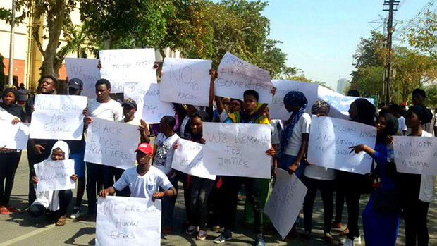 ग्रेटर नोएडा: नाइजीरियाई लड़की को टैक्सी से उतार कर पीटा, हालत स्थिर