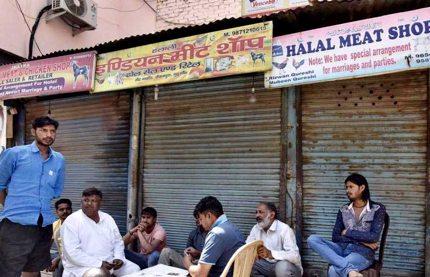 उत्तर प्रदेश: नए नियमों से मांस कारोबारी परेशान उत्तर प्रदेश: नए नियमों से मांस कारोबारी परेशान