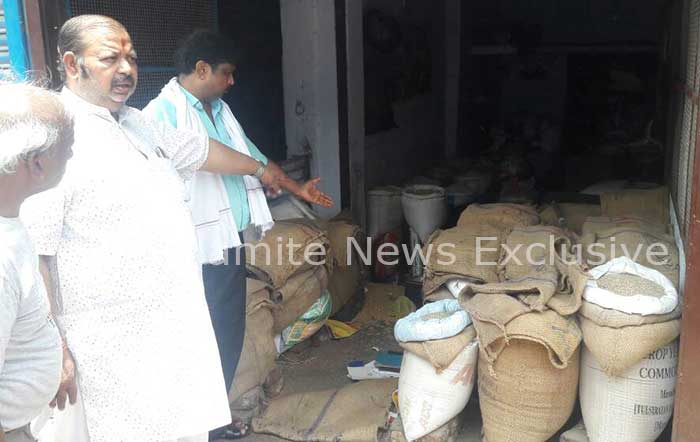 कानपुर: पुलिस की नाक के नीचे गल्ला मार्केट में एक साथ 6 दुकानों में चोरी
