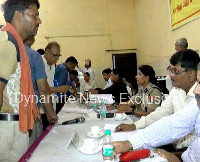 कानपुर: तहसील दिवस के मौके पर आलाधिकारियों ने सुनी फरियादियों की शिकायत कानपुर: तहसील दिवस के मौके पर आलाधिकारियों ने सुनी फरियादियों की शिकायत