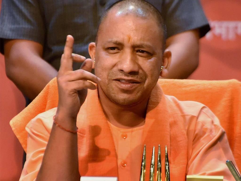 यूपी में योगी का एक और सुपरस्ट्रॉक, 50 साल की उम्र के बाद काम नहीं कर पाएंगे ऐसे ब्यूरोक्रेट्स