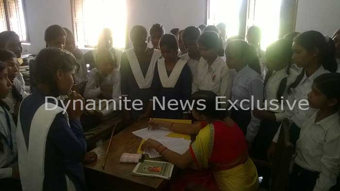 नशे के खिलाफ लोगों को महराजगंज जिले में किया गया जागरुक