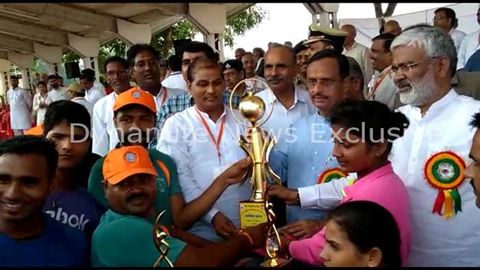 लखनऊ: अच्छे विद्यार्थी के लिये शिक्षा के साथ खेलकूद भी जरूरी- डिप्टी सीएम