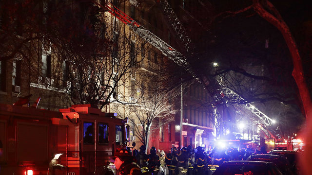 न्यूयार्क: अपार्टमेंट में भीषण आग से 12 की मौत, कई झुलसे