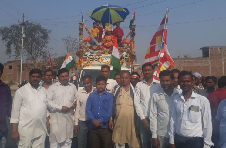 बलरामपुर: सम्राट अशोक की जयंती पर निकाली गई भव्य शोभा यात्रा