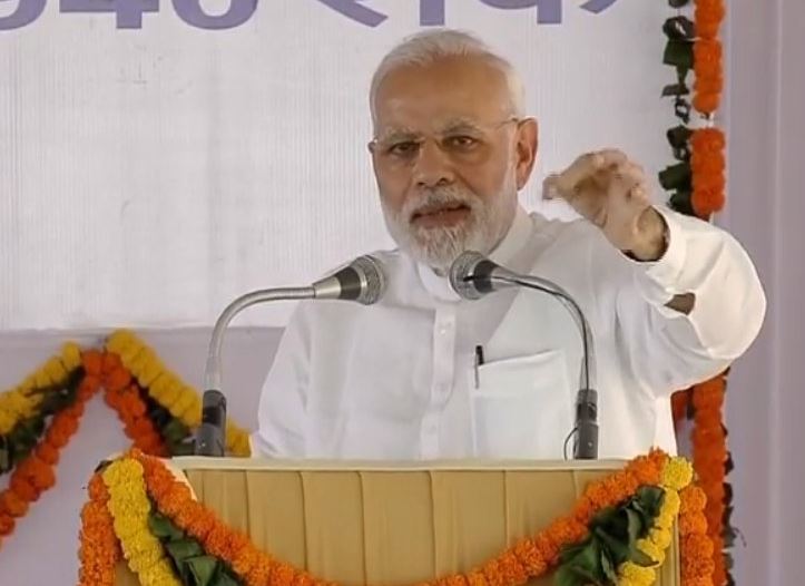 एससी/एसटी एक्ट पर मचे बवाल के बाद पीएम मोदी ने तोड़ी चुप्पी एससी/एसटी एक्ट पर मचे बवाल के बाद पीएम मोदी ने तोड़ी चुप्पी