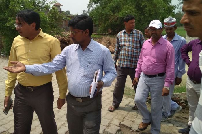 कुशीनगर: एसडीएम त्रिभुवन ने किया रामकोला नगर का अौचक निरीक्षण, दिये कई निर्देश