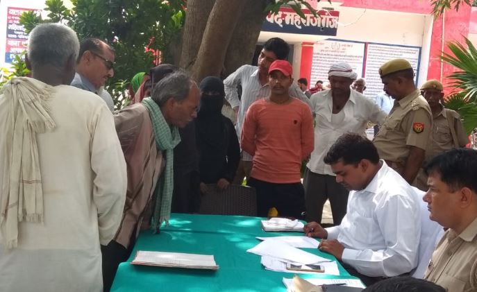 महराजगंज: बिना लेखपालों के ही संपन्न हुआ समाधान दिवस