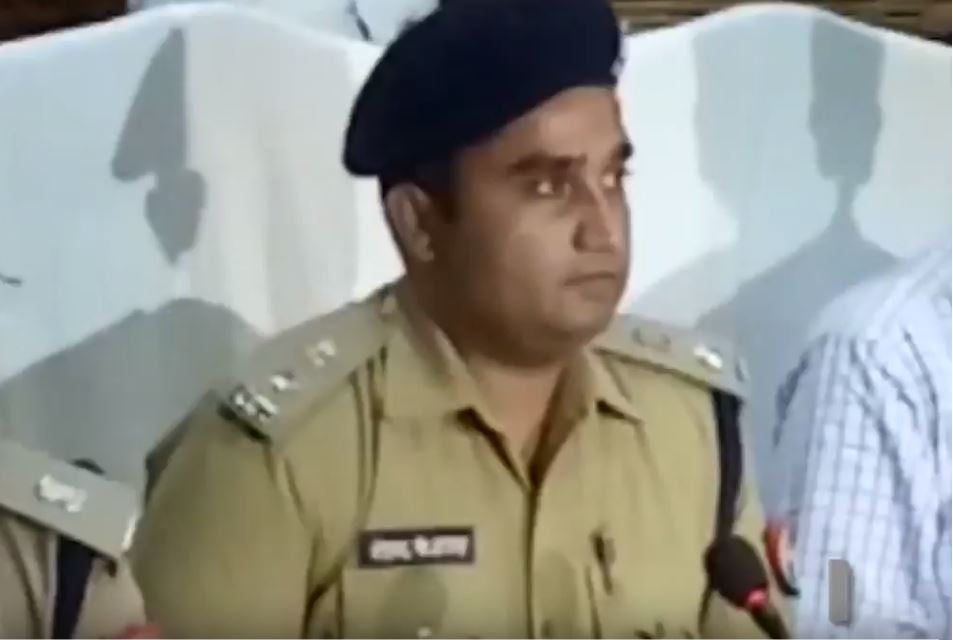 DN Exclusive: देवरिया शेल्टर होम केस में डीएम और एसपी ने किसी भी तरह की जानकारी देने से किया इंकार