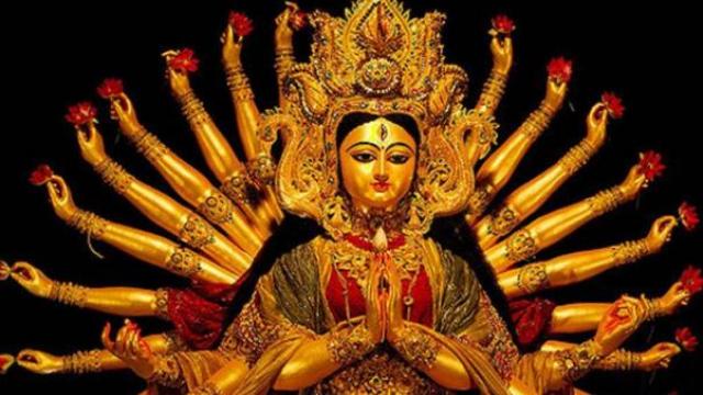 अगर आप चाहते हैं नवरात्रि में मां की कृपा.. तो पहने अलग-अगल दिन..इस रंग के कपड़े