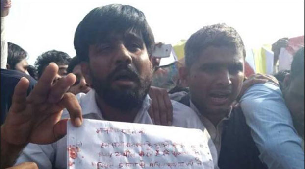 राजस्थान में सचिन पायलट को CM बनाने के लिए खून से हो रहा तिलक.. पगलाये समर्थक