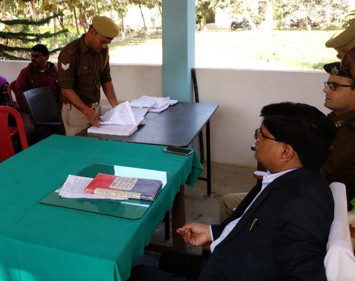 महराजगंज: समाधान दिवस पर फरियादियों से मिली 75 शिकायतों में से इतने का हुआ निस्तारण..