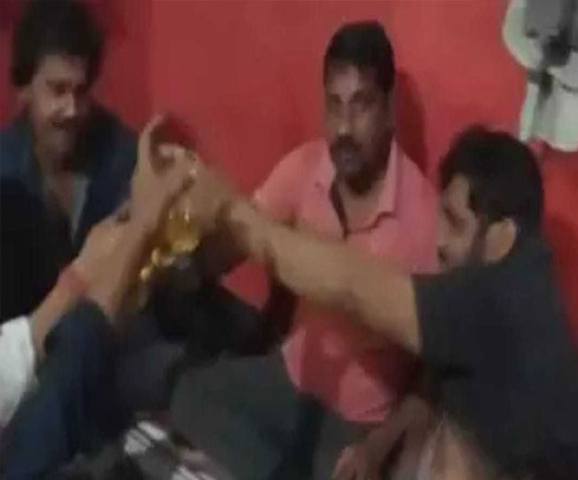 माफिया अतीक अहमद के अहमदाबाद जेल शिफ्ट होते ही नैनी जेल में शराब पार्टी