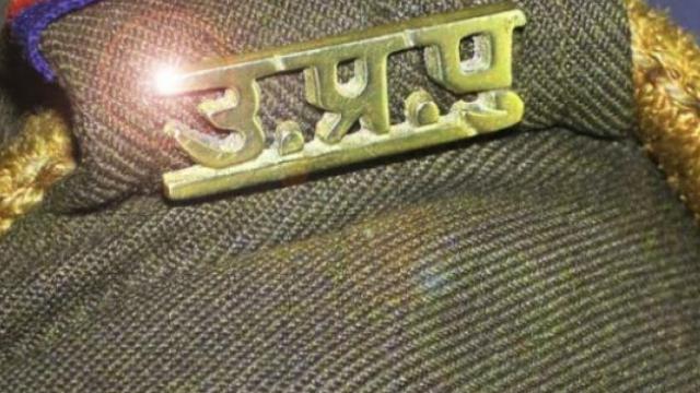 लखनऊ: यूपी पुलिस की बड़ी कार्रवाई.. 60 कांस्टेबल व हेड कांस्टेबल को भेजा पुलिस लाइन, कईयों के तबादले लखनऊ: यूपी पुलिस की बड़ी कार्रवाई.. 60 कांस्टेबल व हेड कांस्टेबल को भेजा पुलिस लाइन, कईयों के तबादले