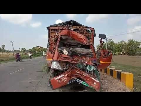 महराजगंज: ट्रेलर ट्रक में जा घुसी फलों से लदी डीसीएम, एक व्यक्ति की मौके पर मौत