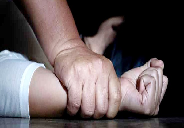 Uttar Pradesh: महिला ने लगाया डीपीआरओ समेत पांच पर दुष्कर्म का आरोप, मुकदमा हुआ दर्ज