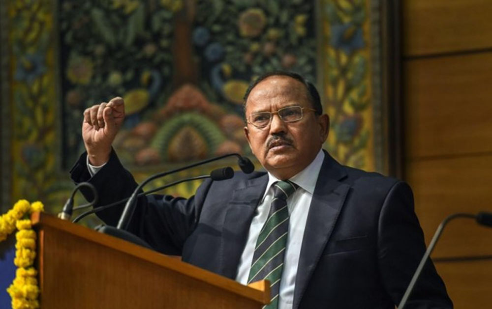 आतंक पर अजित डोभाल ने PAK को घेरा, साधा निशाना आतंक पर अजित डोभाल ने PAK को घेरा, साधा निशाना